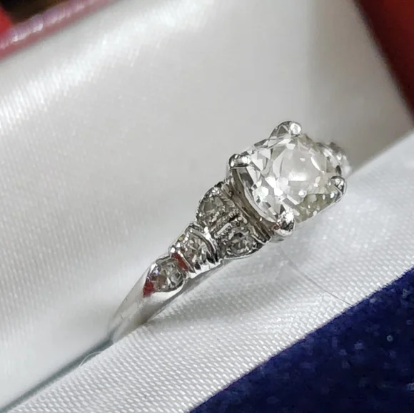 VINTAGE Platinum Cushion Cut Diamond Engagement Ring circ 1920's - Picture 4 of 9